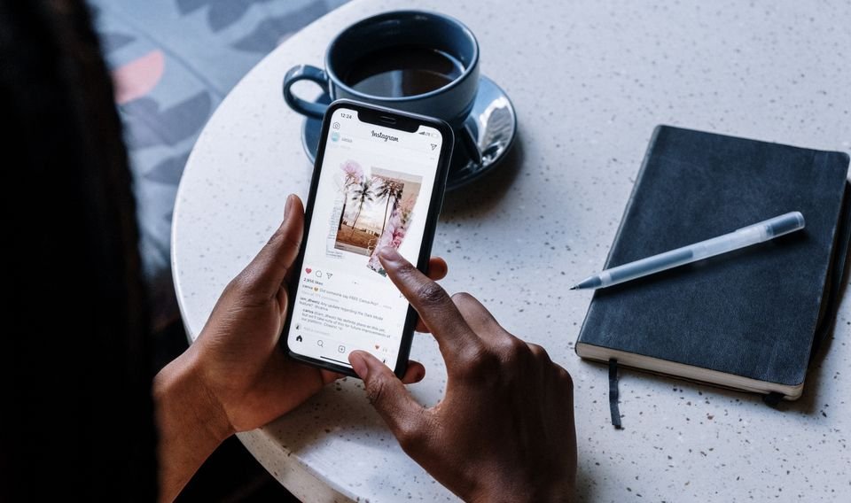 Social media marketing process step 2: Audience and Competitor Research